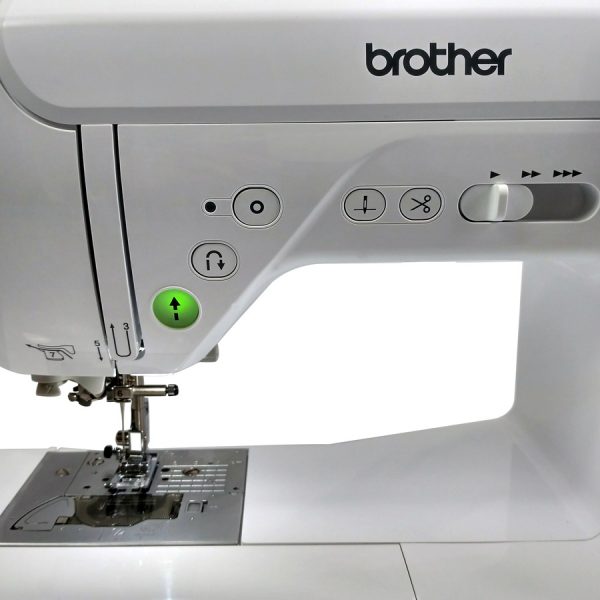 Machine à coudre Brother Innovis F420