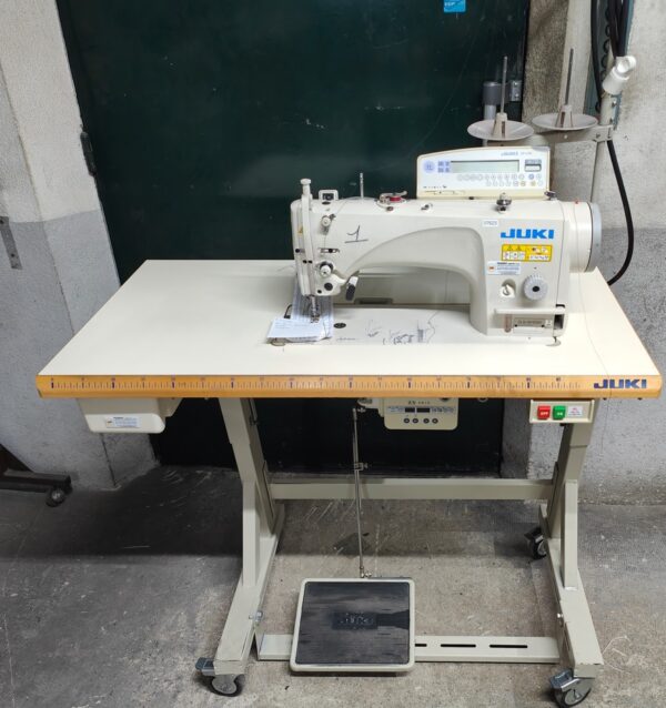 piqueuse plate double entrainement Juki DLN-9010