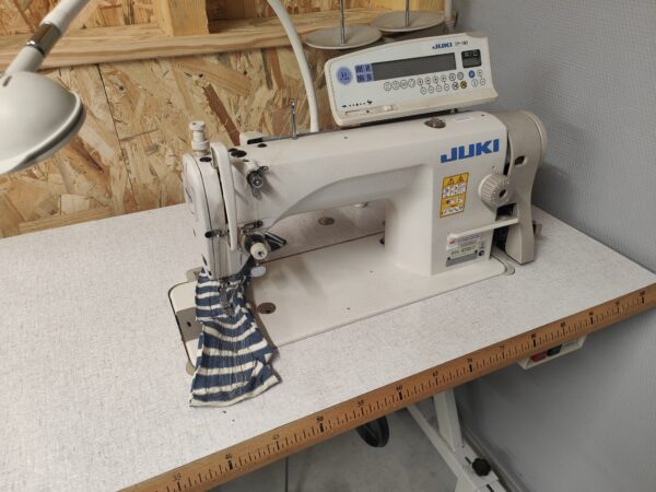 piqueuse plate simple entrainement Juki DDL-8700-7