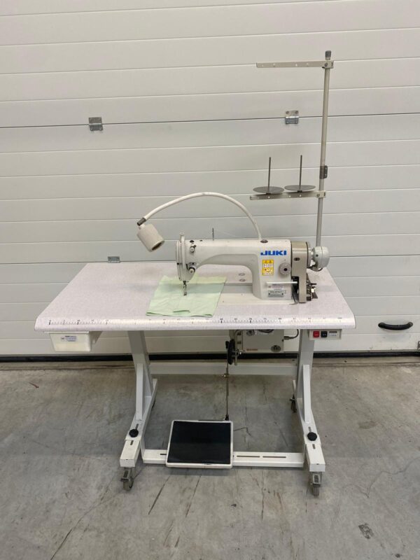 piqueuse plate simple entrainement Juki DDL-8700-7