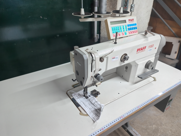 piqueuse plate simple entrainement Pfaff 1183 occasion