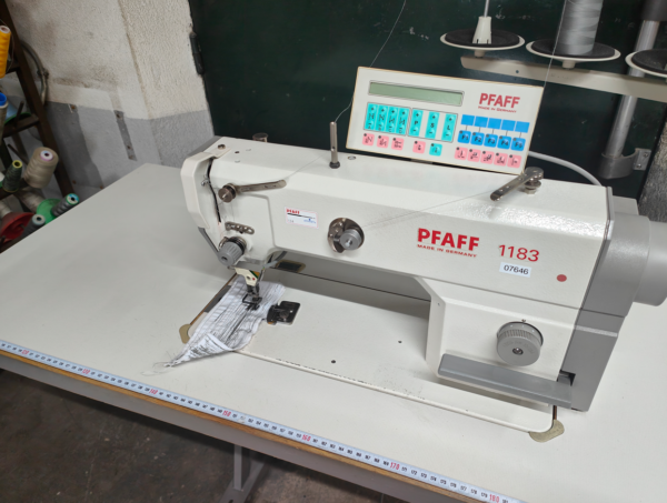 piqueuse plate simple entrainement Pfaff 1183 occasion