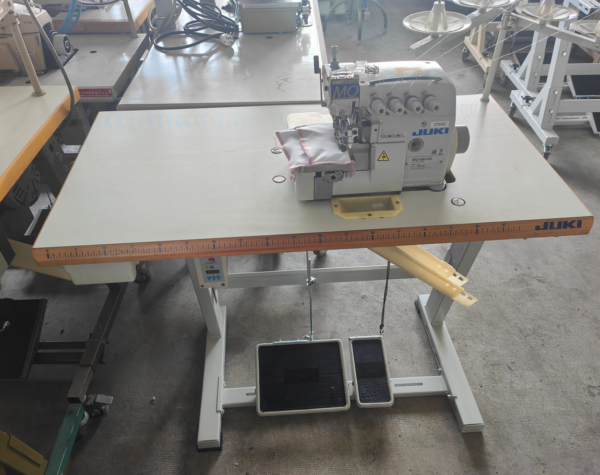 surjeteuse Juki 2aig-4fils mo-6814s occasion