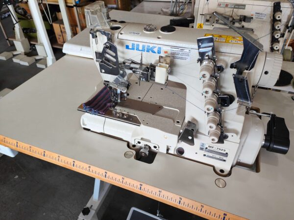 machine de recouvrement juki mf7523 occasion