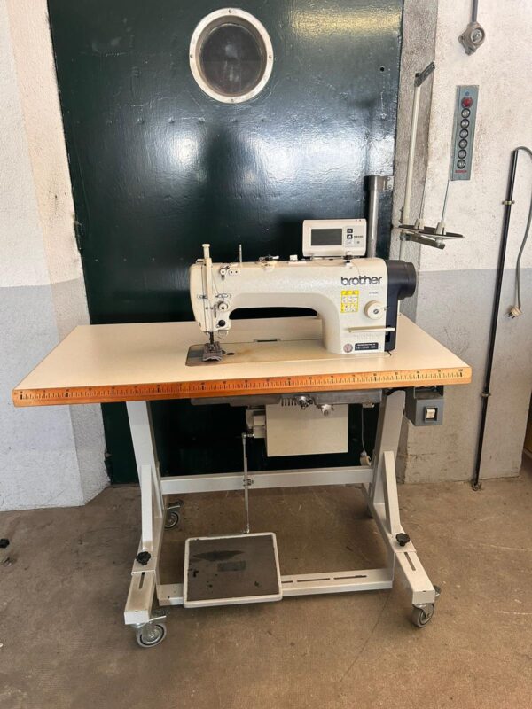 piqueuse double entrainement brother s7220d occasion