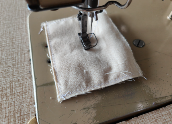 piqueuse zig-zag raseuse pfaff 438 occasion