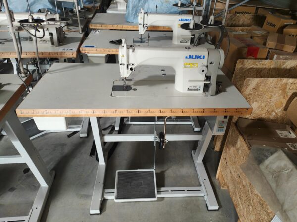 piqueuse plate simple entrainement juki ddl-8700 occasion