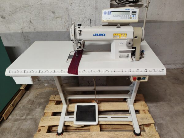 piqueuse plate double entrainement juki dln-5410N-7
